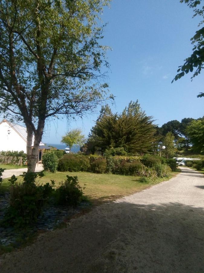 Les Hortensias grande tente familiale deux chambres et séjour vue mer sur camping nature Plestin-les-Grèves Extérieur photo