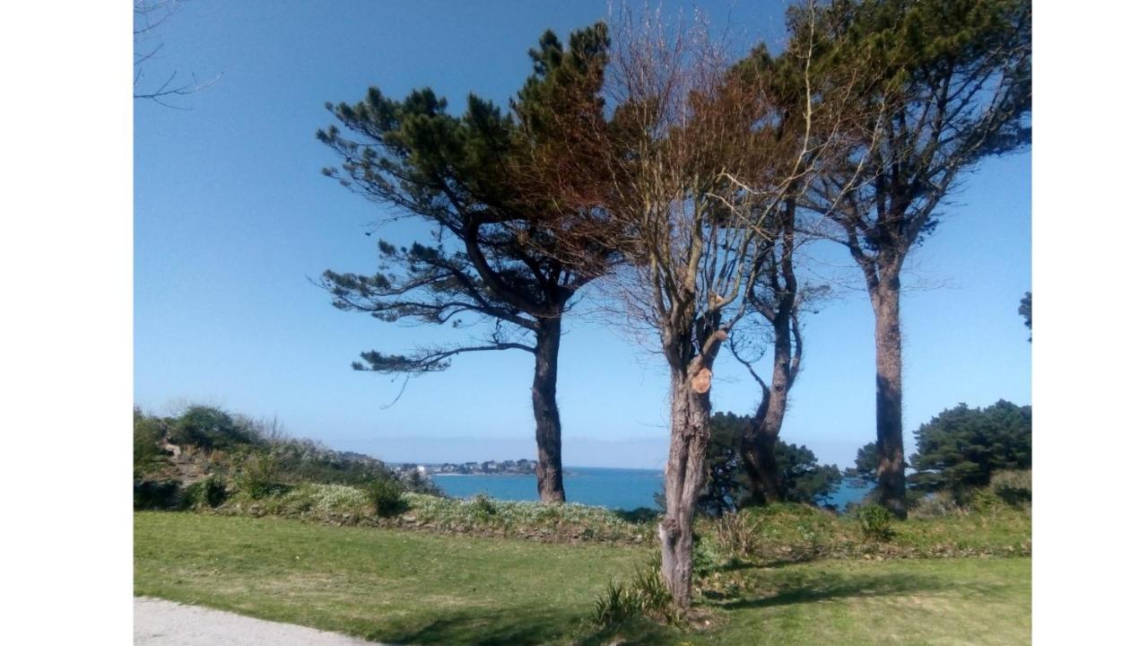 Les Hortensias grande tente familiale deux chambres et séjour vue mer sur camping nature Plestin-les-Grèves Extérieur photo