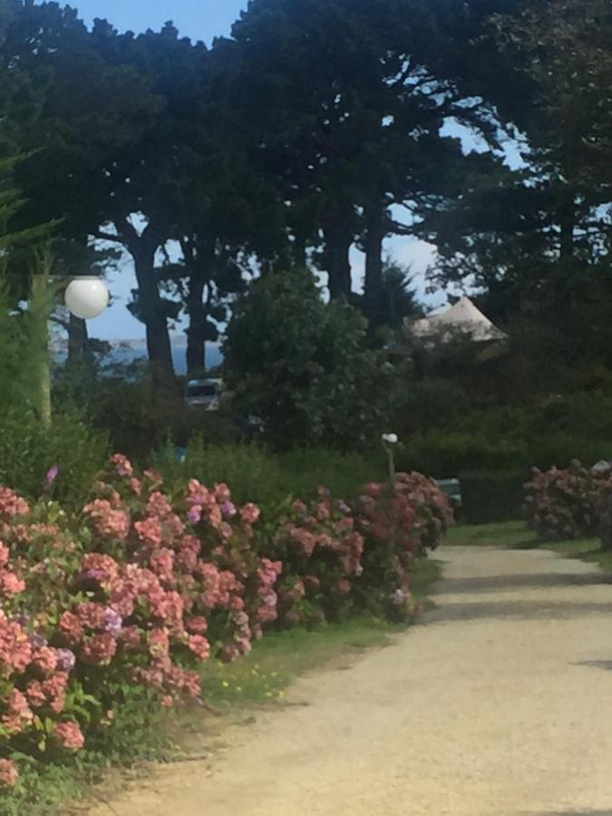 Les Hortensias grande tente familiale deux chambres et séjour vue mer sur camping nature Plestin-les-Grèves Extérieur photo