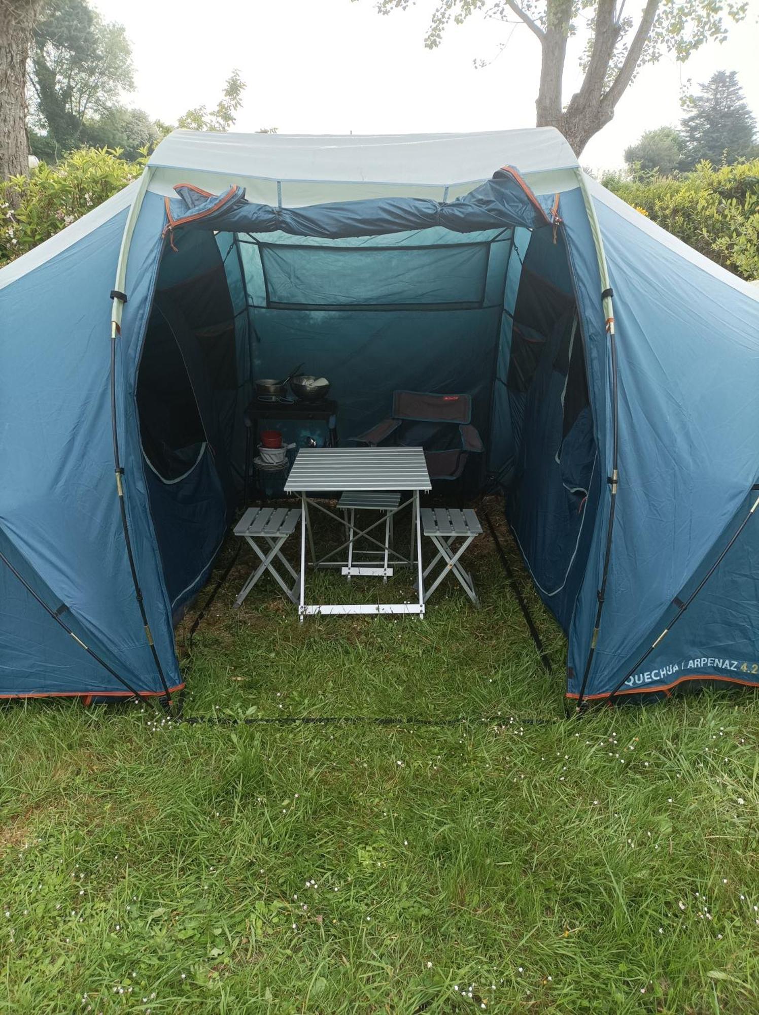 Les Hortensias grande tente familiale deux chambres et séjour vue mer sur camping nature Plestin-les-Grèves Chambre photo